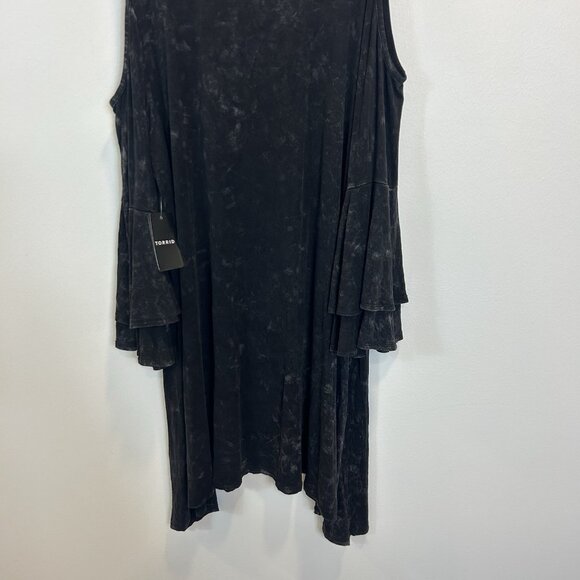 NWT Torrid 2 2X Super Soft Scoop Neck Strappy Cold Shoulder Sharkbite Hem Top - Picture 11 of 11